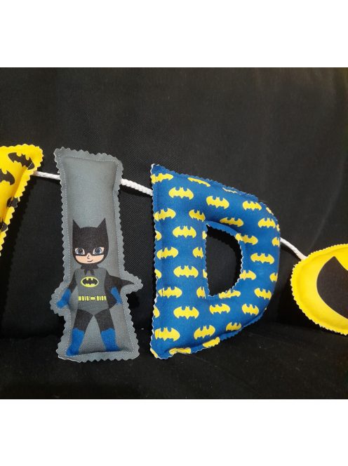 Dundi betűs girland Batman témájú mintával