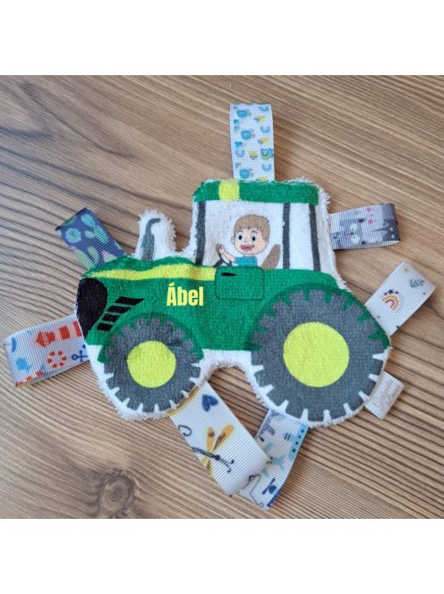 Traktor formájú címke játék névvel 