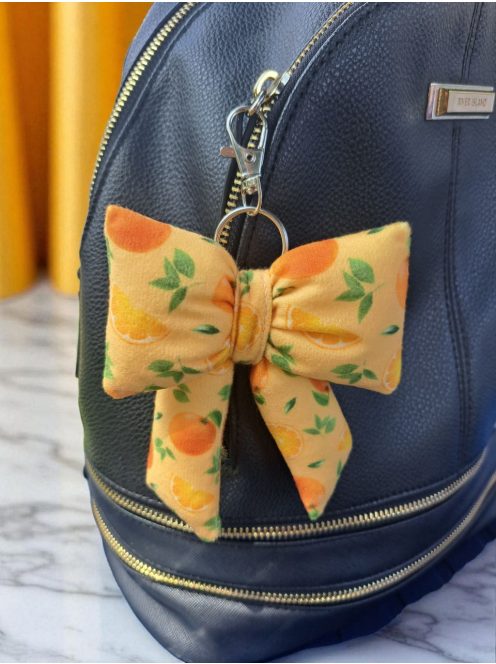 Narancs - pufi masnis táskadísz vagy kulcstartó